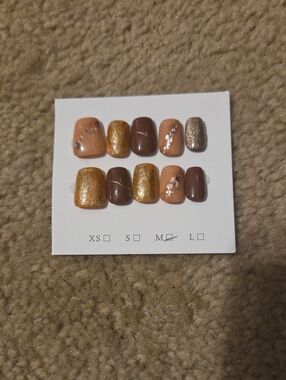 Neutral & Gold Press-On Nail Set - Peach, Brown, Gold Accent
